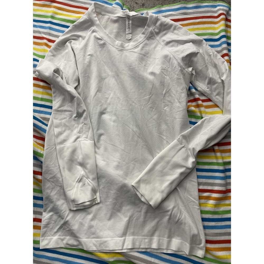 Lululemon Shirt Womens Size 8 White Sweat Life Long Sleeve Thumb Hole H19